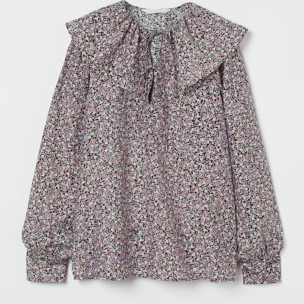 H&M Flounce-collared blouse size small